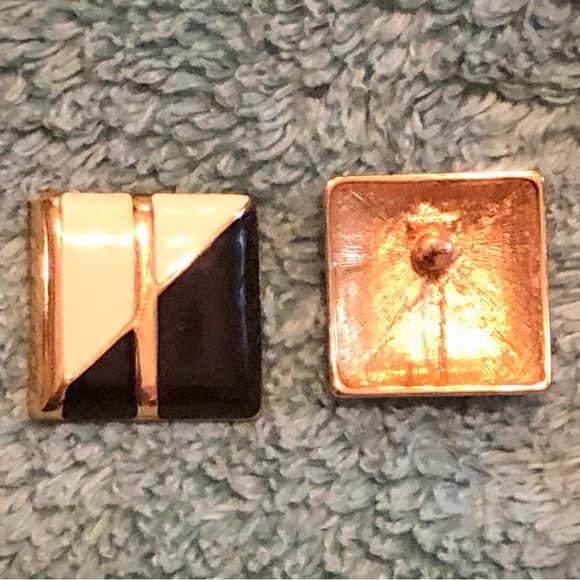 Vintage Signed Monet Black / Navy Blue Cream Gold Toned Square Pierced Earrings - Picture 2 of 3